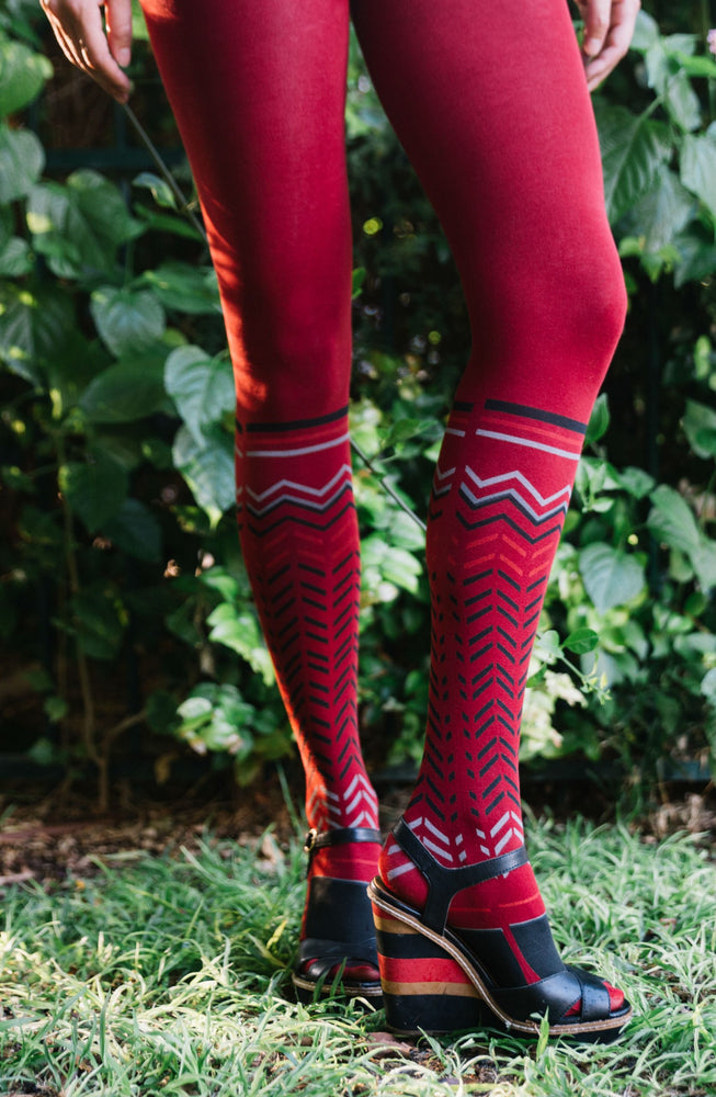 
                
                    Load image into Gallery viewer, Zohara &amp;quot;Zig Zag Walk&amp;quot; Burgundy Print Tights
                
            